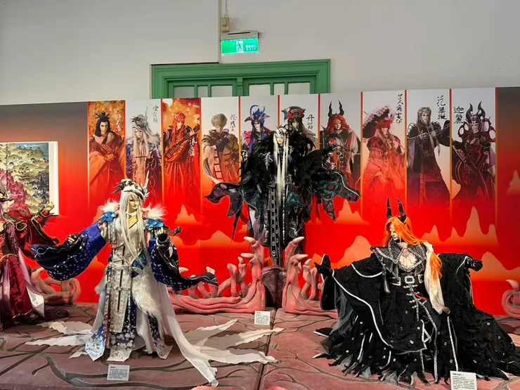 霹靂布袋戲偶真的是做得很精緻，還可以拍成電影翻成日文版紅到海外，真心佩服