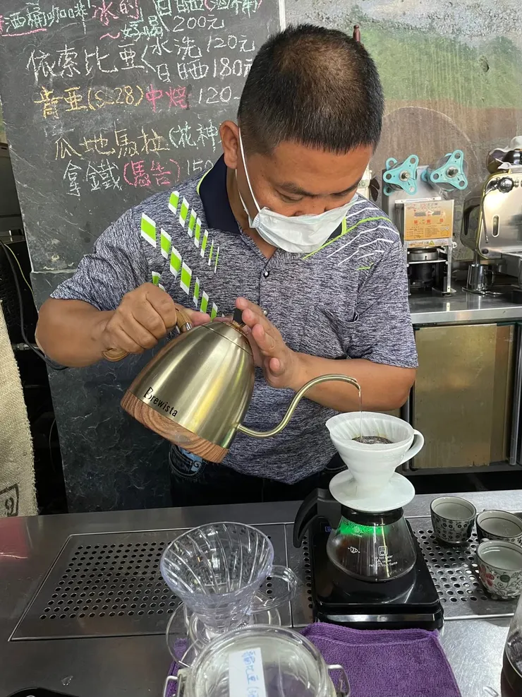 一山沐咖啡屋_多納高山咖啡