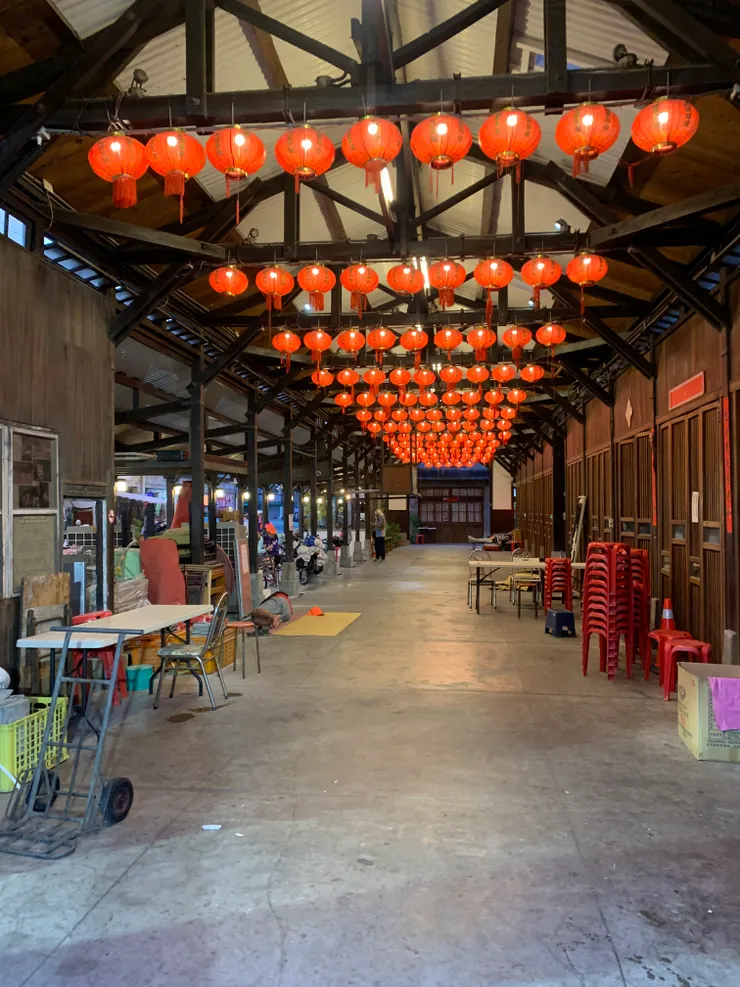 香燈腳離開之後的廟埕