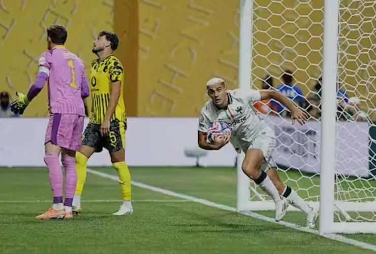 貝達拿美頭槌破網助蒙特雷追成1:2