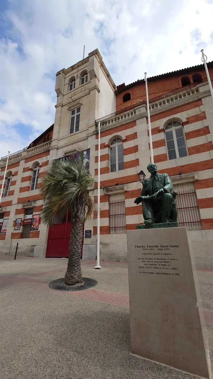 貝濟耶設有許多雕像，圖為曾為貝濟耶夏季音樂節創作的法國重要作曲家聖桑。