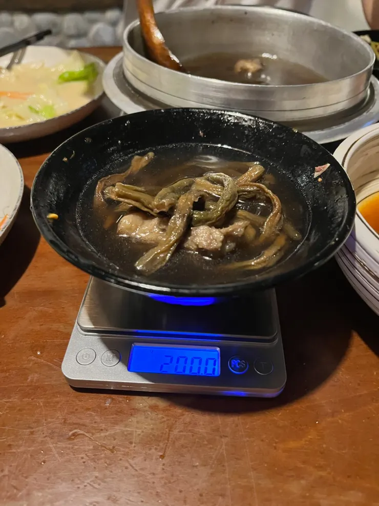 秤到剛好200g超強,留個紀念😆。