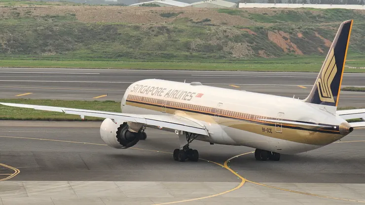 這是新航的波音B787-10型客機!正在執行台北飛新加坡的SQ879班機任務!