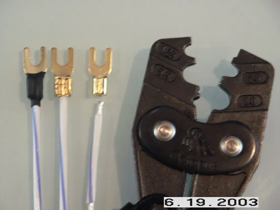 線材全數改用12AWG鐵氟龍鍍銀線，所有接頭用鍍金Y插，以端子壓著鉗壓著。封口以熱縮膜包覆