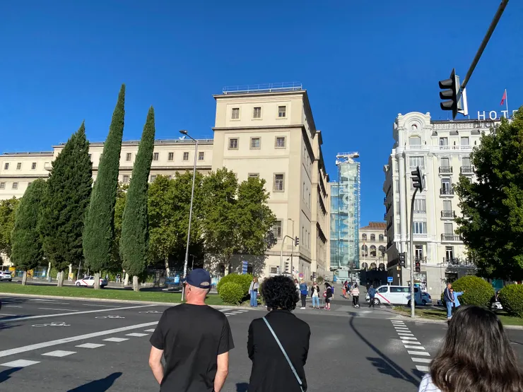 走回昨天去的老店吃churros