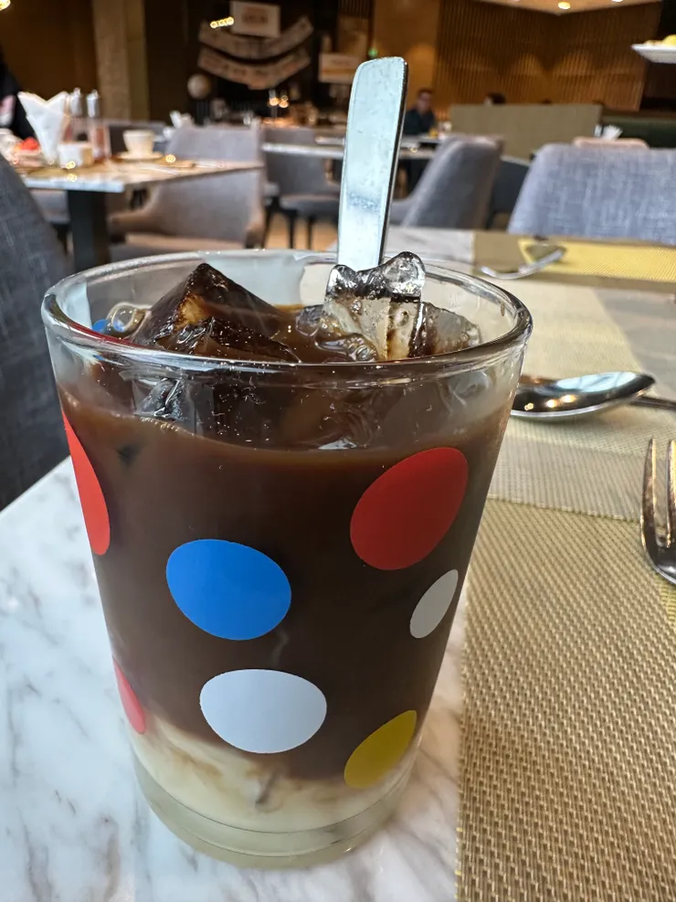 越式冰咖啡;來到越南,沒什麼養生的規矩了