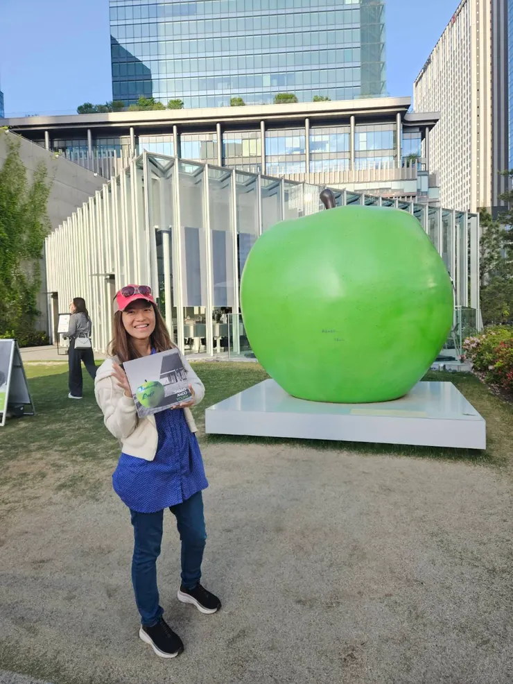 戶外還放了個展覽意象---青蘋果的青春