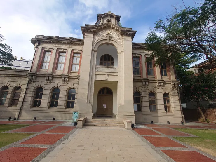 整建的很漂亮的公會堂 其實已經工作時常會看到台南市提的計畫書提到吳園藝術中心 但一直都沒來訪視過