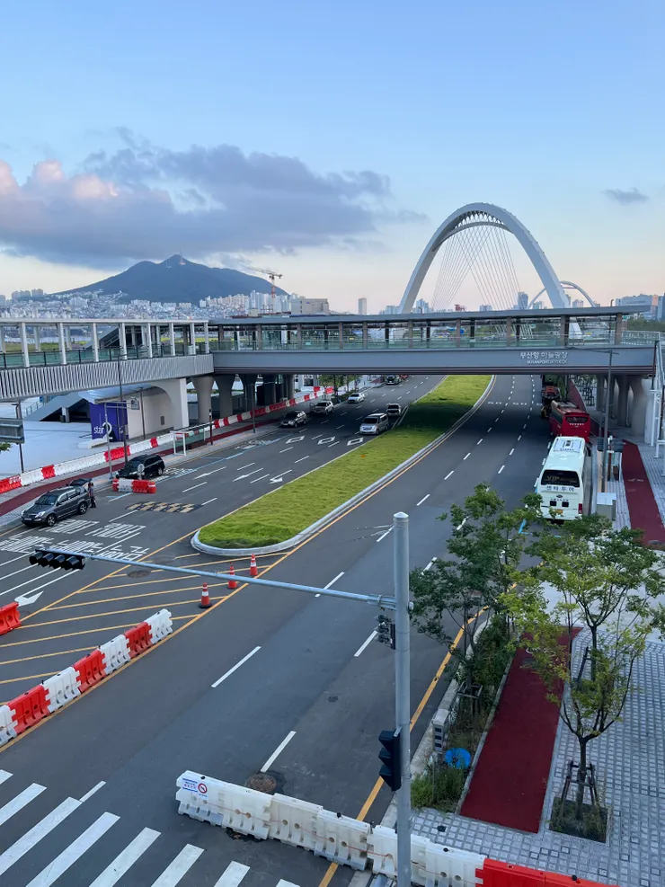 d.仍在建設中的港邊區域