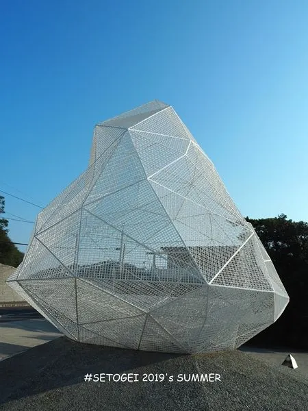 無論哪一個角度看都是顆鑽石