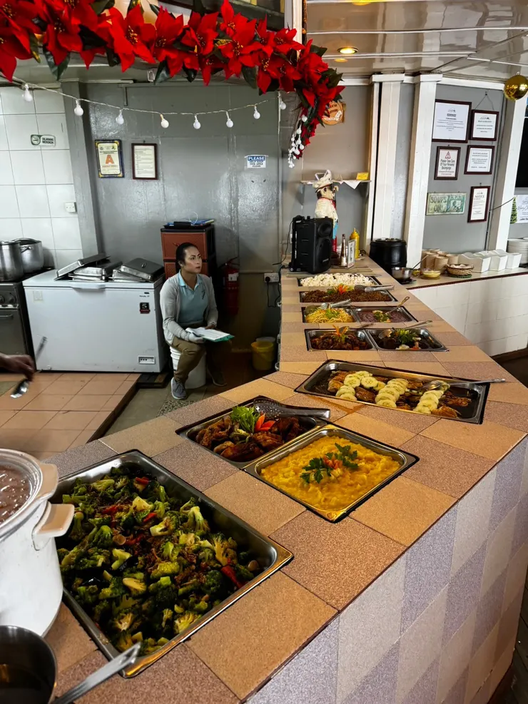 ▲自助式餐點，吃到飽，不像排雲限量。