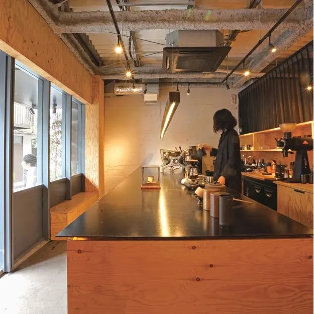 artless craft tea & coffee （圖/原點出版《日本建築師帶你—看懂世界魅力咖啡館》）