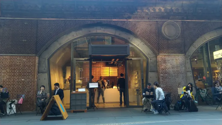 低調的藍瓶咖啡，店面很小，座位也很少