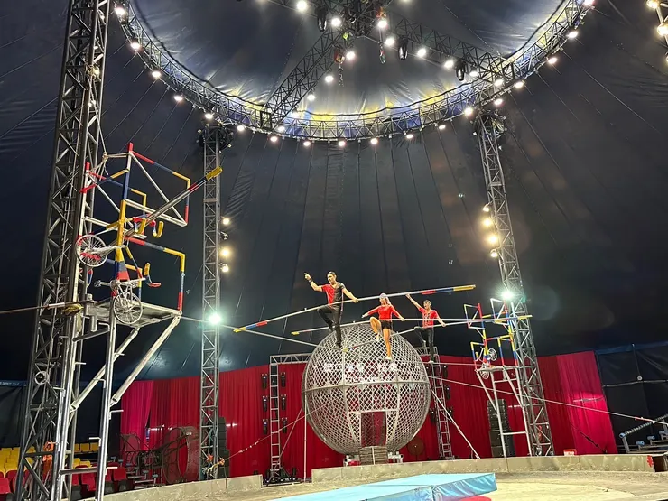 其實在台下的我們替他們捏一把冷汗。