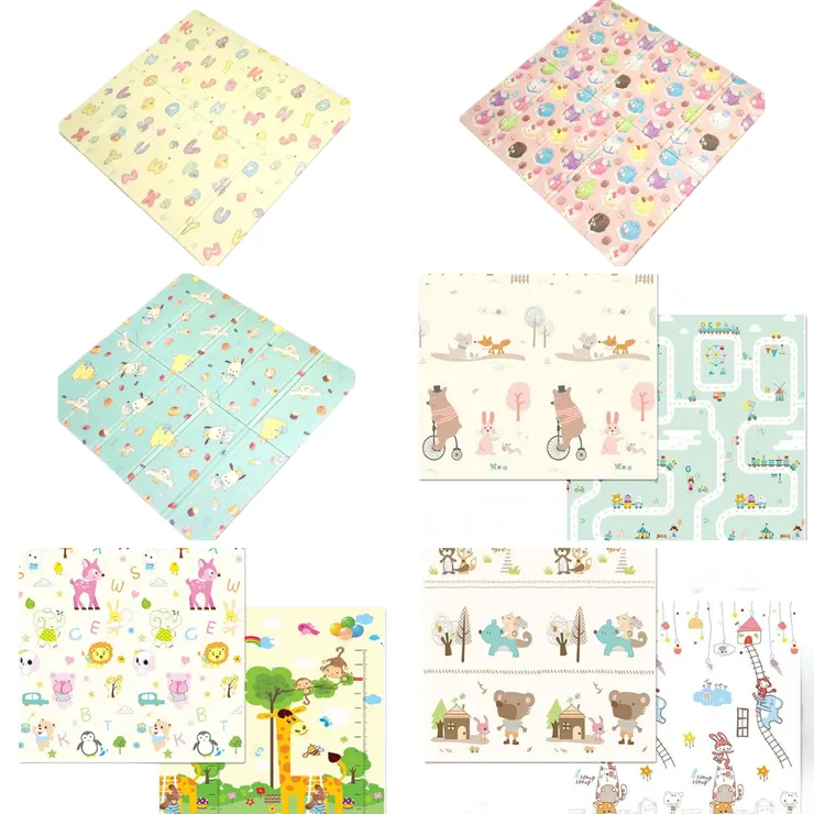 2cm 寶寶折疊爬行墊在客廳平鋪的實用情境圖。強調其入門大尺寸、高 CP 值的優點。