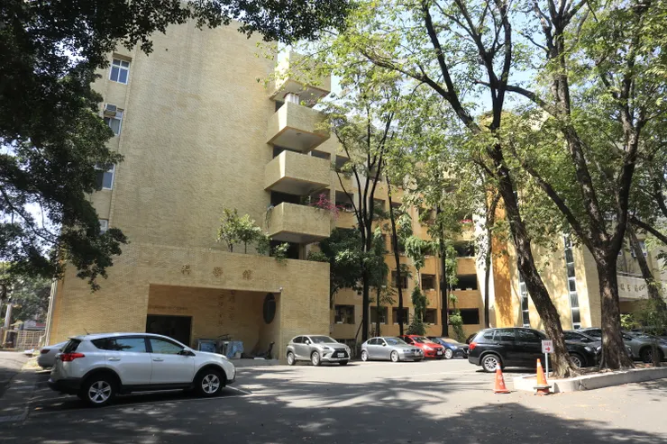 高雄中學科學館