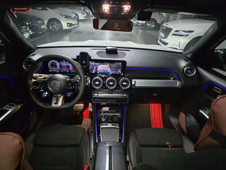 正2024年 Mercedes-AMG GLB35 庫存新進！實跑10600公里、原鈑件附鑑定報告，完整解析配備亮點、加裝項目與豪華內裝套件，想找性能休旅必看。