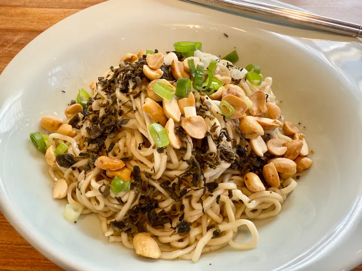 四川燃麵(無辣)   120元