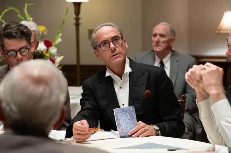 美國政治人物史特勞斯由由小勞勃‧道尼擔任演出