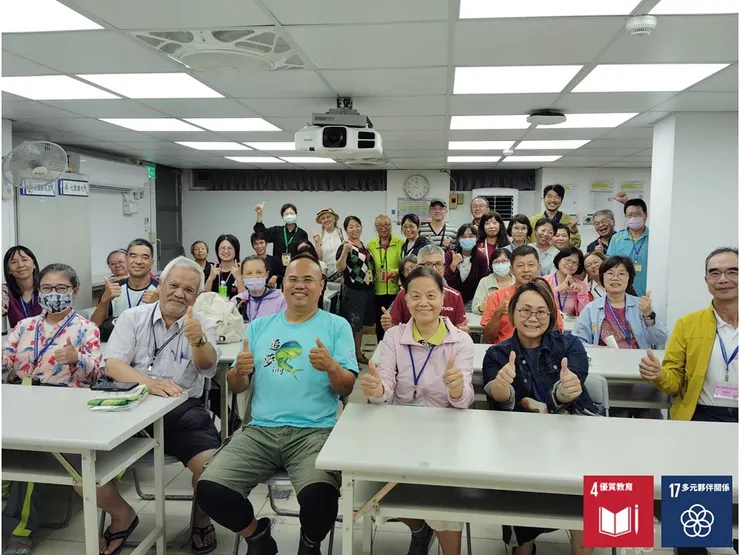 雖外頭仍下著時大時小的雨，仍不減大夥的學習興致