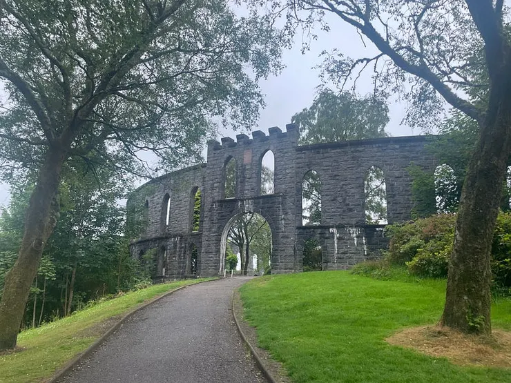 麥凱格塔（McCaigs Towers）