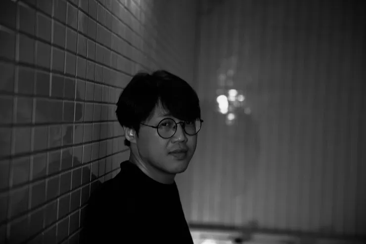 由於出身警察世家，且田調時也充分請教不少警隊前輩，讓《查無此心》的辦案氛圍更加真實。