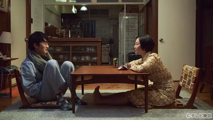 《我的姊姊》是由東京電視台製作,黑木華與杉野遙亮演出的日劇。劇中場景大多呈現姊弟兩人下班後,在客廳的垃圾話、妄想,還有姊姊對於職場小白的弟弟的毒舌吐槽。劇情極其平淡,卻又娓娓帶出姊弟之間的溫暖羈絆。圖片來源:tv-tokyo.co.jp