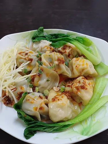 中午吃紅油抄手