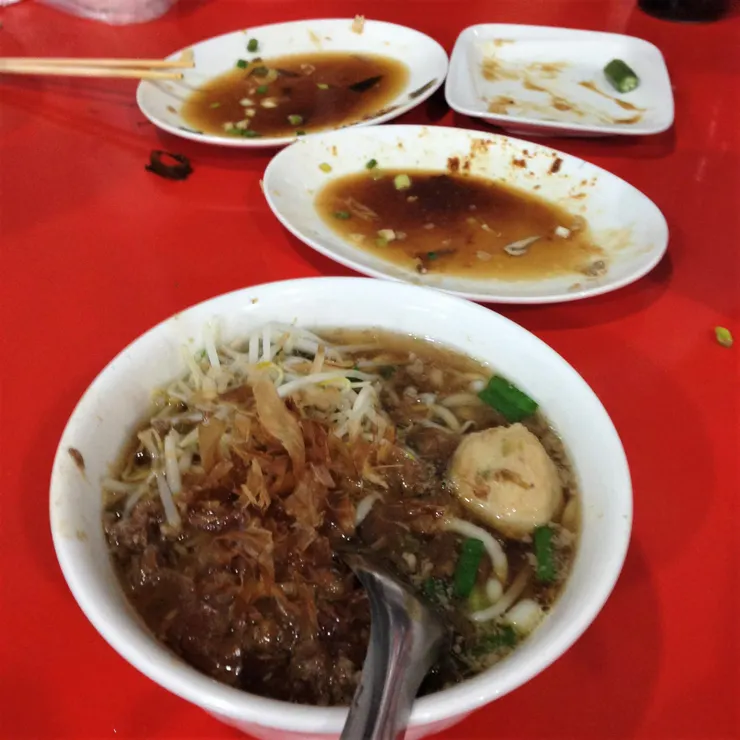 十分鐘內完食滷味，米台目才登場