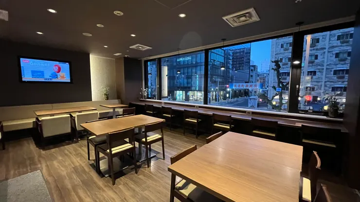 部分座位還有插座。