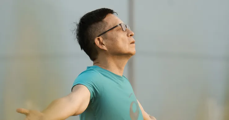 我身處田中的稻穗中，感受生命「與自然相癒」的片刻寧靜。