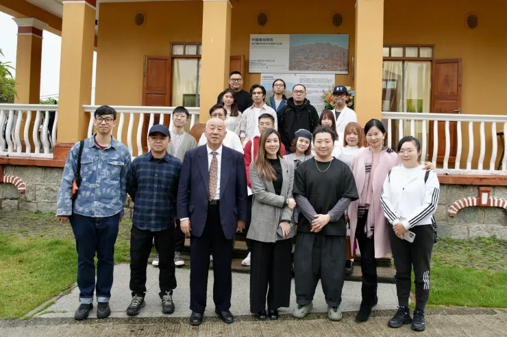 一眾嘉賓場外留影