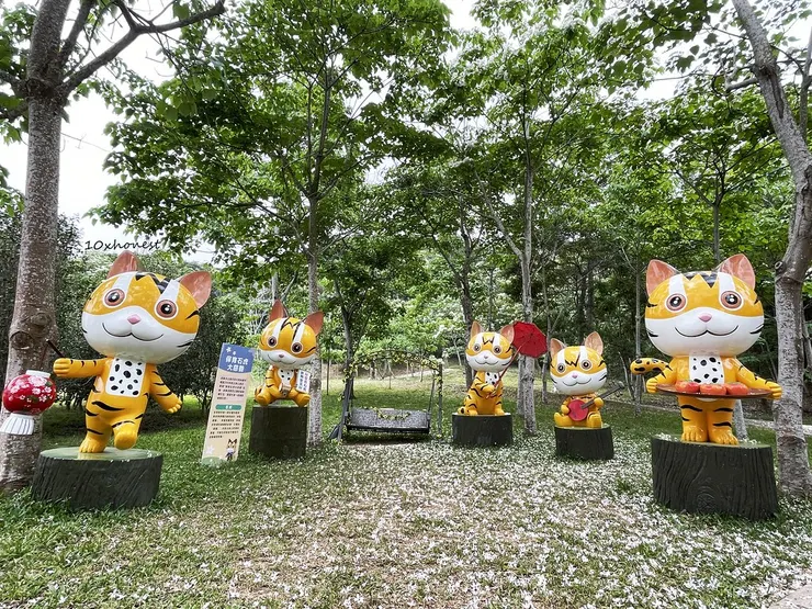 大型石虎公仔