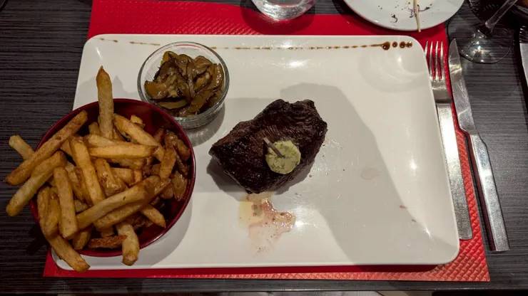 簡單的牛排當午餐