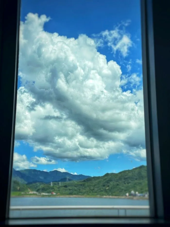 窗外有藍天