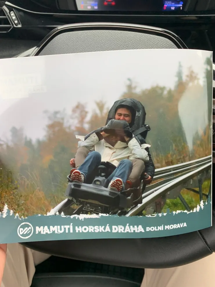 速度太快沒辦法拍，還好有攝影機捕捉