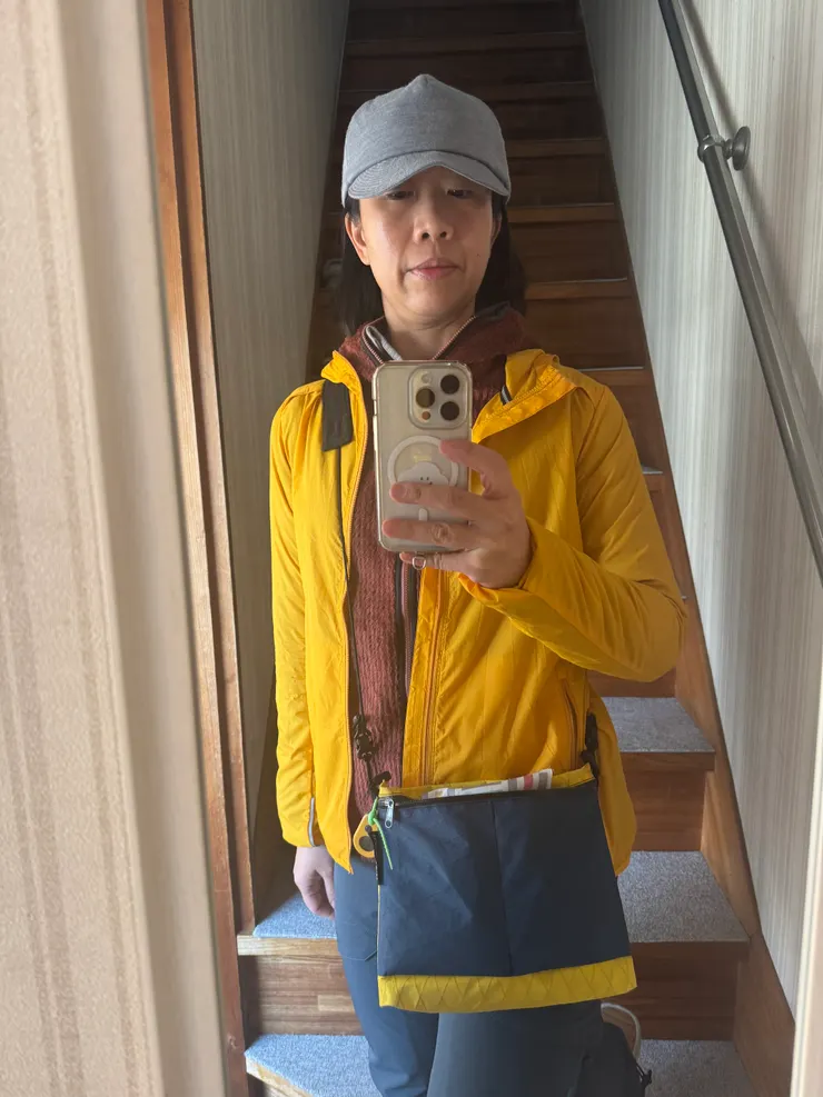 把衣服加厚，前往採買