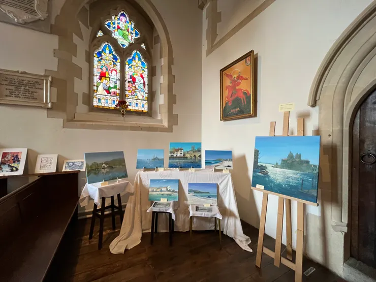 在教堂的藝術展