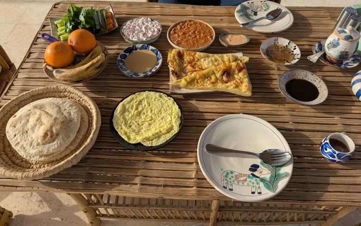 民宿早餐，簡單的菜色，但每一道都很用心、味道也很乾淨美味。