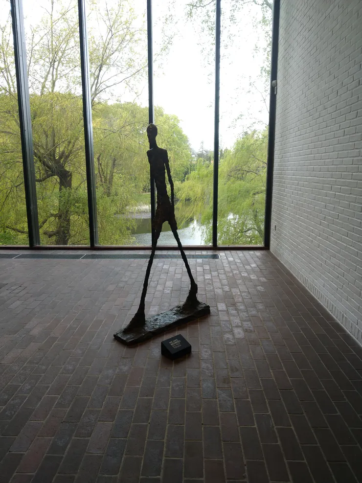 阿爾伯托·賈柯梅蒂《行走的男人》