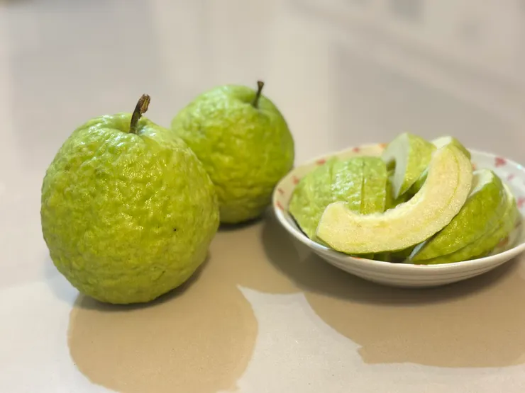 社頭芭樂王的芭樂是我們家的最愛，每年都要訂來吃