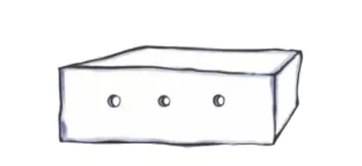 「這是個箱子，你要的小綿羊就在裡面。」飛行員對小王子說。