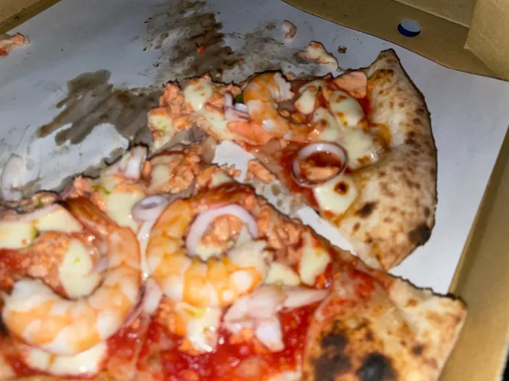 好吃到無法對焦🍕