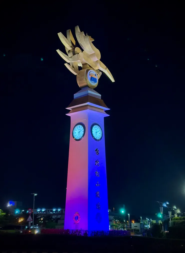 入夜後的松山機場地標