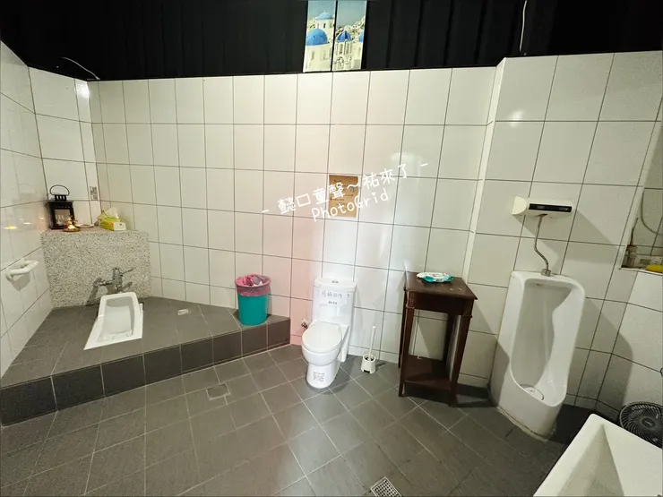 🔺如廁方便，這間廁所有幼兒馬桶、店家室內另一側區域有尿布台。