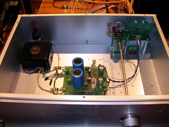 OP 前級內部,變壓器、穩壓與放大電路分置三個區域