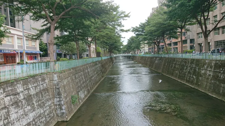 豆仔埔溪台大橋旁