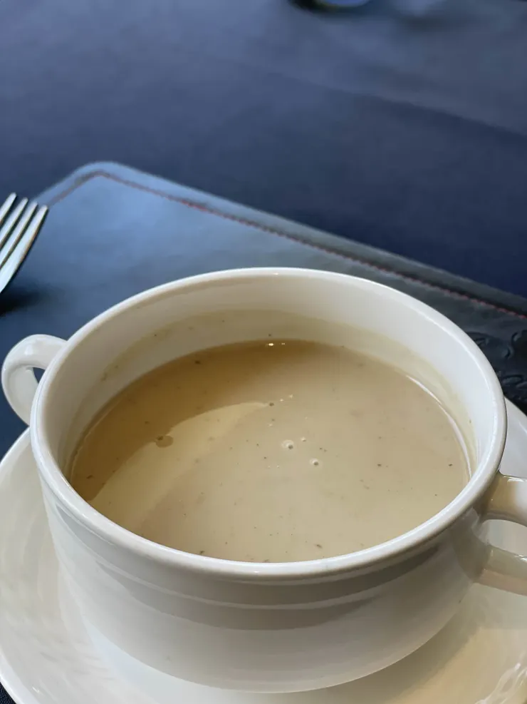 馬告腰果牛肝菌濃湯