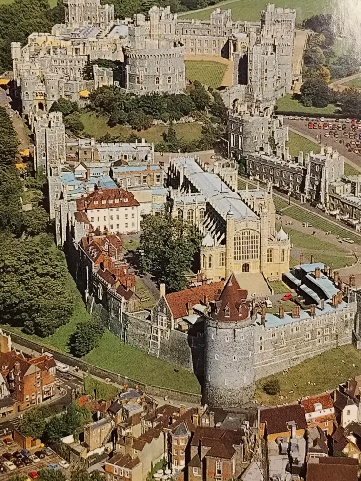 溫莎是個迷人的小鎮，從倫敦坐火車前往，共約需1個小時，很適合來個一日小旅行