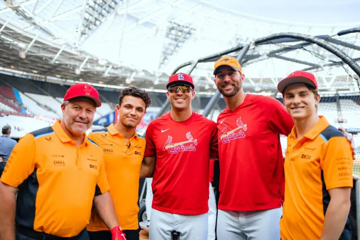 左邊兩位分別是布朗、諾里斯；最右邊為皮亞斯特里　Photo：Zak Brown's Instagram